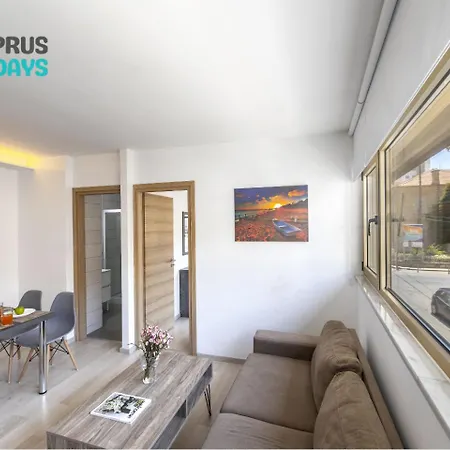 C-premium Apts 100m From And Centre