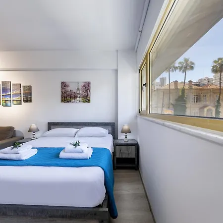 C-premium Apts 100m From And Centre דירה *