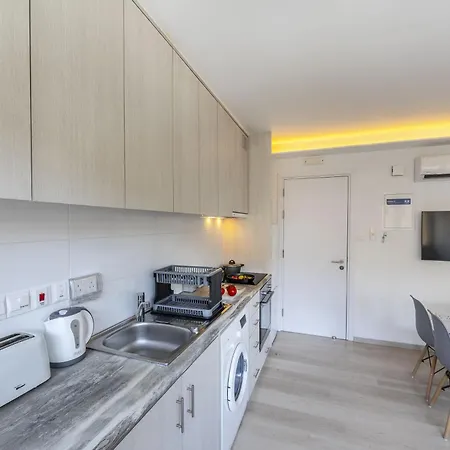 דירה C-premium Apts 100m From And Centre לרנקה