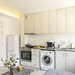 C-premium Apts 100m From And Centre Appartamento Larnaca