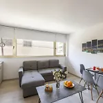 C-premium Apts 100m From And Centre