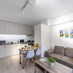 C-premium Apts 100m From And Centre * 拉纳卡