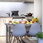 Appartamento C-premium Apts 100m From And Centre