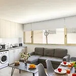 C-premium Apts 100m From And Centre 拉纳卡