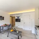 C-premium Apts 100m From And Centre Larnaca
