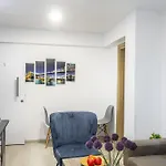 C-premium Apts 100m From And Centre