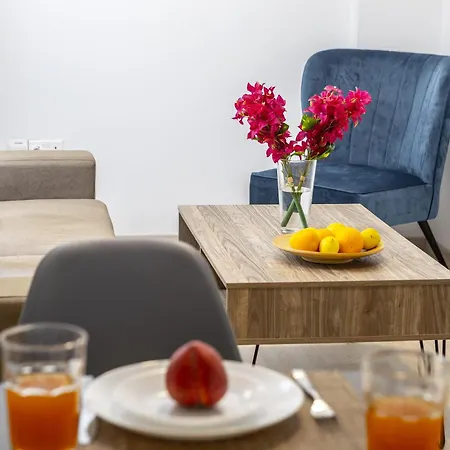 C-premium Apts 100m From And Centre Larnaca