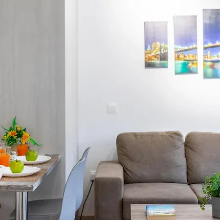 C-premium Apts 100m From And Centre * Larnaca