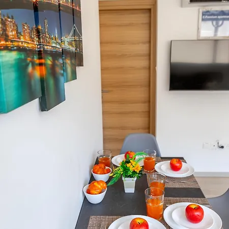 C-premium Apts 100m From And Centre