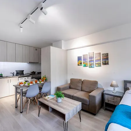 C-premium Apts 100m From And Centre * Larnaca