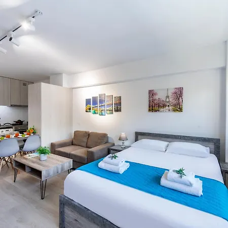 C-premium Apts 100m From And Centre Apartment
