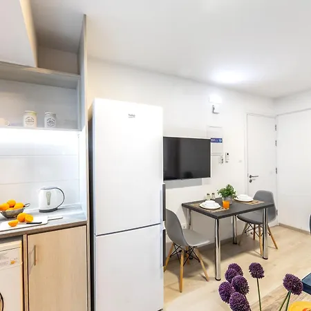 C-premium Apts 100m From And Centre Apartment Larnaca