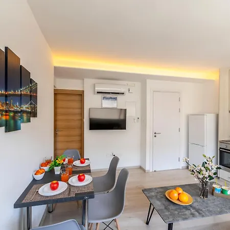 Apartment C-premium Apts 100m From And Centre Larnaca