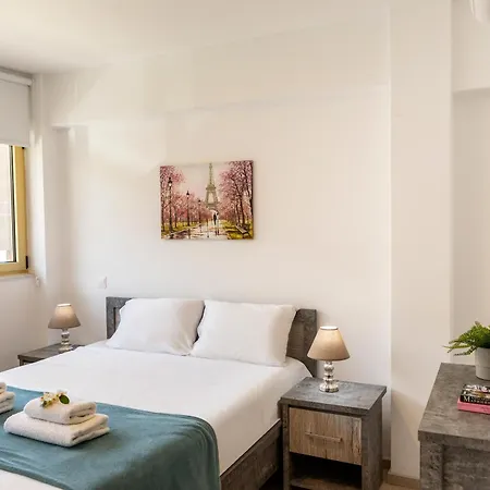 C-premium Apts 100m From And Centre * Larnaca
