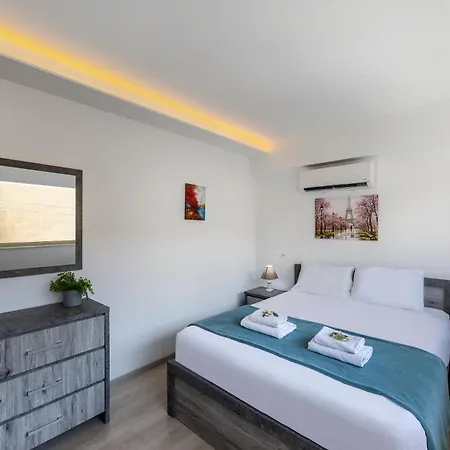C-premium Apts 100m From And Centre Apartment *