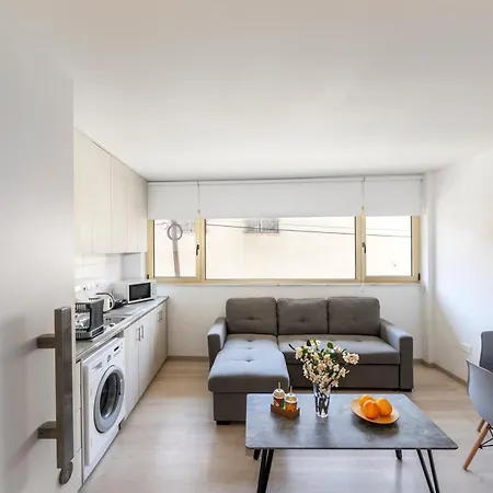 C-premium Apts 100m From And Centre Larnaca