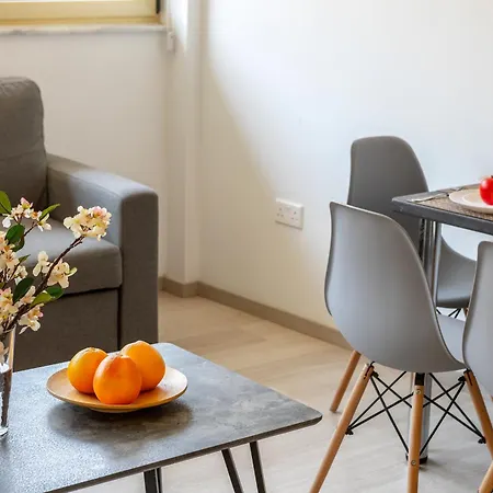 C-premium Apts 100m From And Centre * Larnaca