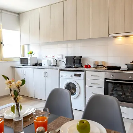 C-premium Apts 100m From And Centre Apartment Larnaca