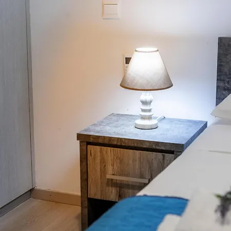 C-premium Apts 100m From And Centre * Larnaca