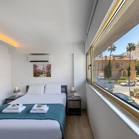 C-premium Apts 100m From And Centre * Larnaca