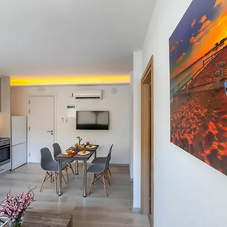 C-premium Apts 100m From And Centre Apartament *