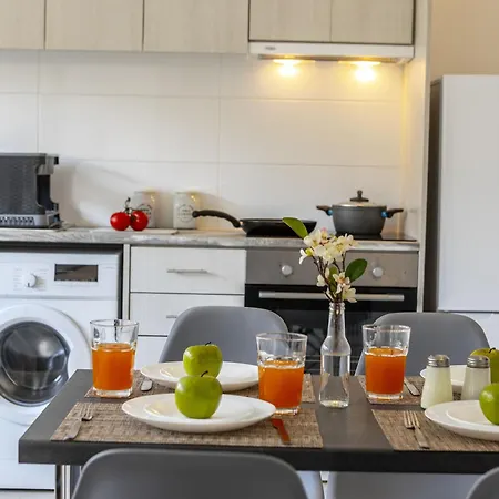 C-premium Apts 100m From And Centre * לרנקה