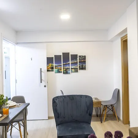 Διαμέρισμα C-premium Apts 100m From And Centre *