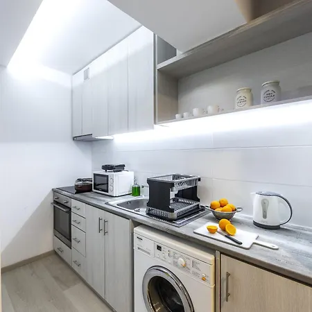 C-premium Apts 100m From And Centre *