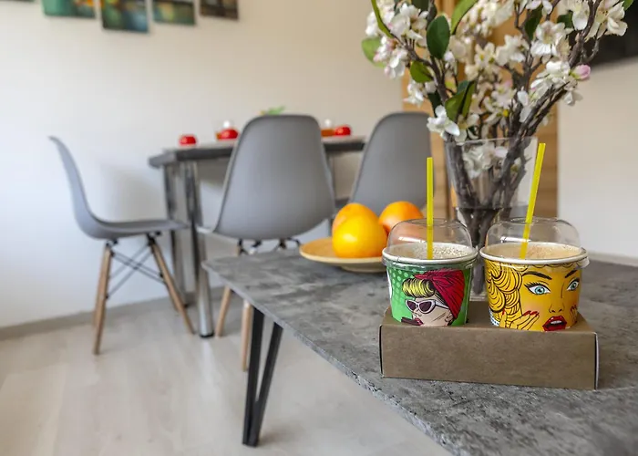 C-premium Apts 100m From And Centre アパート *