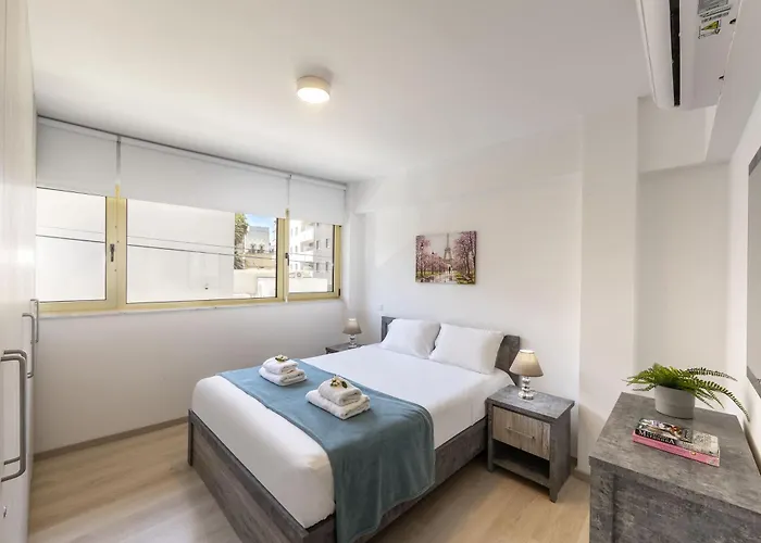 C-premium Apts 100m From And Centre Larnaca