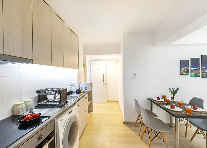 C-premium Apts 100m From And Centre Apartmán Larnaca