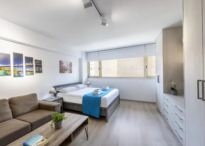 C-premium Apts 100m From And Centre Apartmán