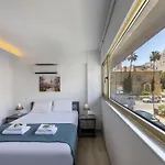 C-premium Apts 100m From And Centre Apartamento