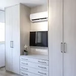 C-premium Apts 100m From And Centre Apartamento Larnaca