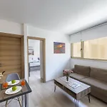 C-premium Apts 100m From And Centre *