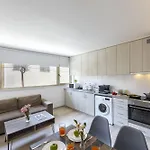 C-premium Apts 100m From And Centre Larnaca