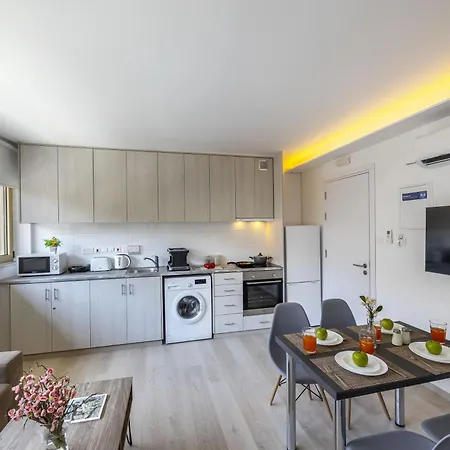 アパート C-premium Apts 100m From And Centre *