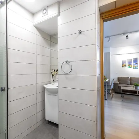 アパート C-premium Apts 100m From And Centre ラルナカ