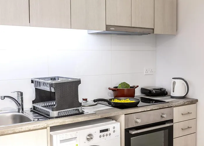 Apartamento C-premium Apts 100m From And Centre Lárnaca