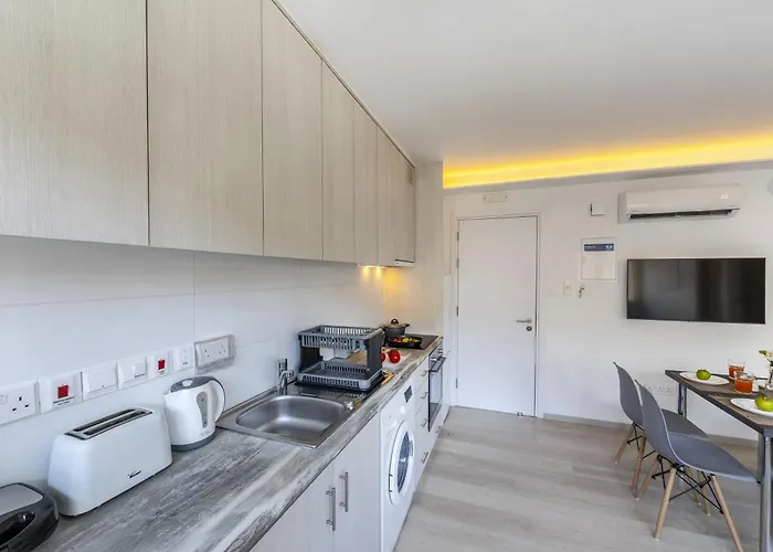 Apartamento C-premium Apts 100m From And Centre Lárnaca